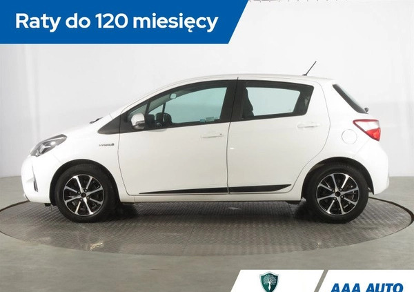 Toyota Yaris cena 59000 przebieg: 77121, rok produkcji 2018 z Sośnicowice małe 232